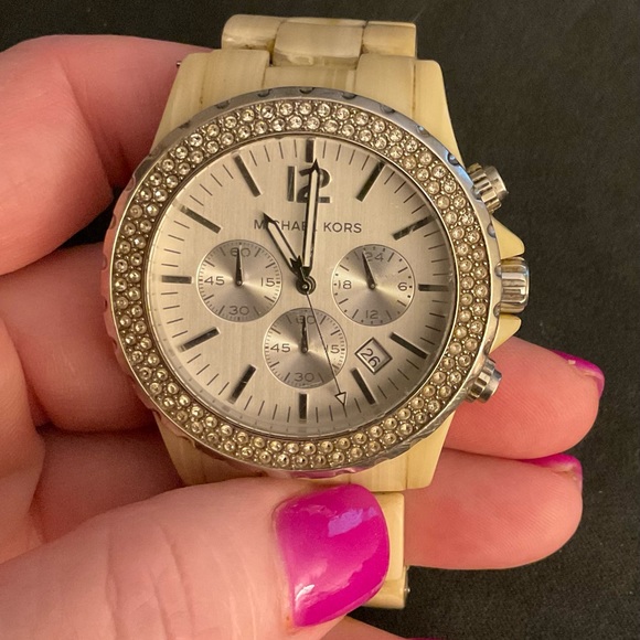 Michael Kors watch - Picture 4 of 5